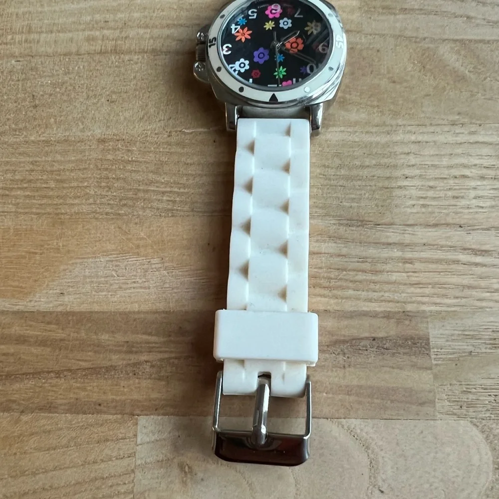 Collezio Sophie ladies floral fashion watch NEW BATTERY